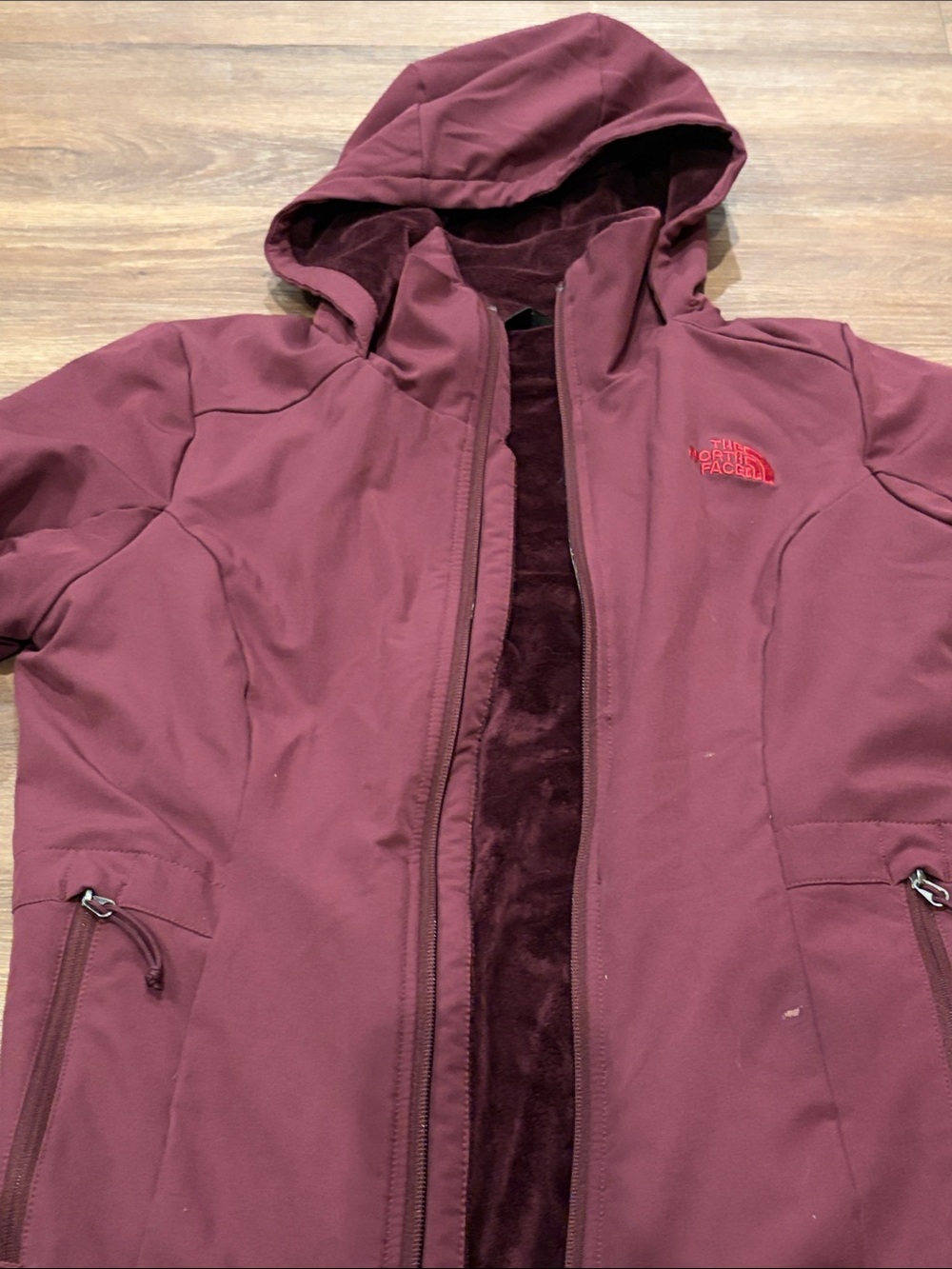 The North Face Women's Hooded Softshell Windwall Jacket - Burgundy small